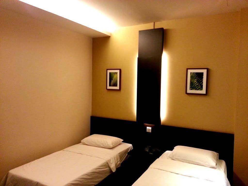 L Hotel At Broadway Singapura Luaran gambar